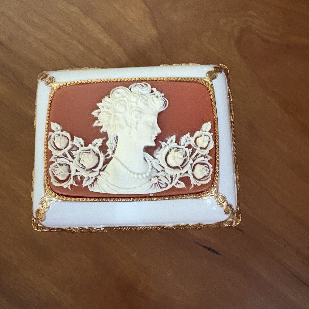 San Francisco Music Box Co Cameo Jewelry Trinket Box Japan